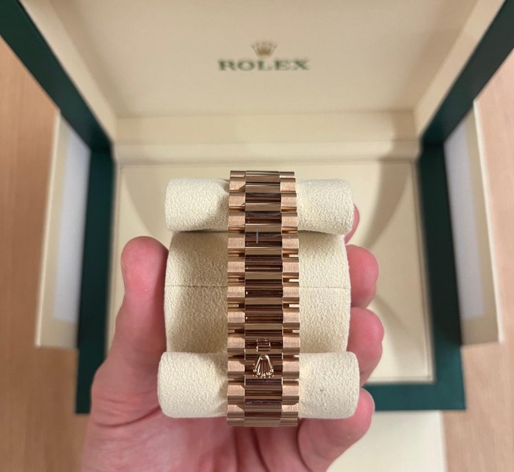 Rolex Day-date 40 Rose Gold Cadran Chocolat Full Set Neuve