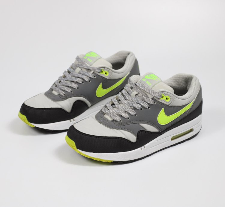 2013 Nike Air Max 1 Essential Neon
