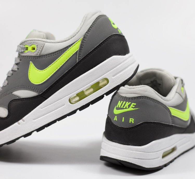 2013 Nike Air Max 1 Essential Neon