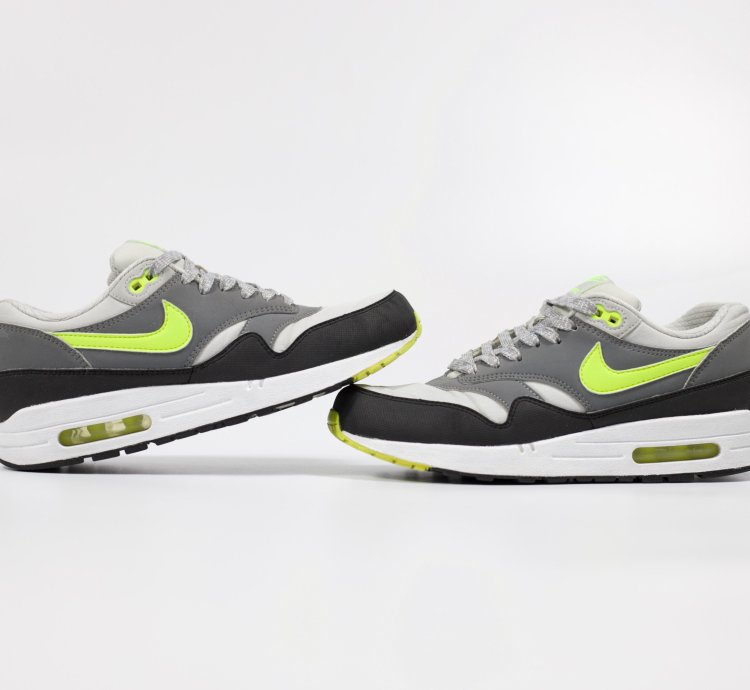 2013 Nike Air Max 1 Essential Neon