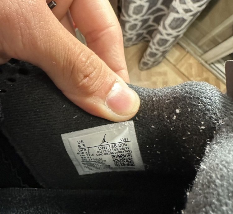 Jordan 4 Black Canvas