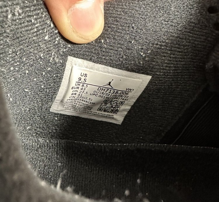Jordan 4 Black Canvas