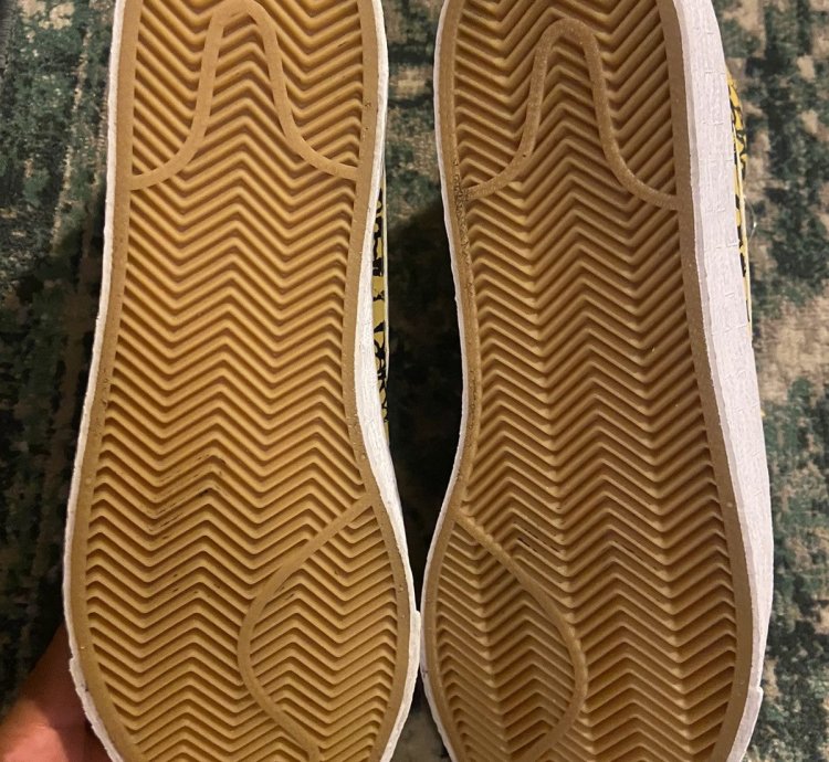 2013 Nike Sb Blazer Yellow Neck Face Size 9 5