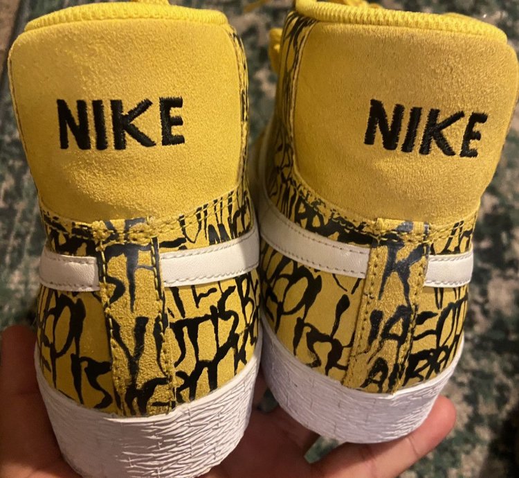 2013 Nike Sb Blazer Yellow Neck Face Size 9 5