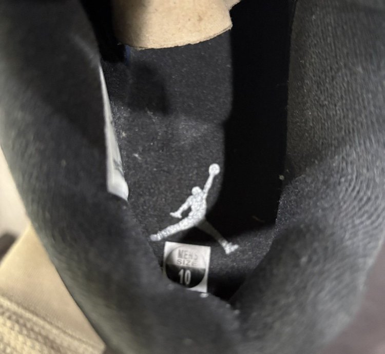 Jordan 4 Black Cat