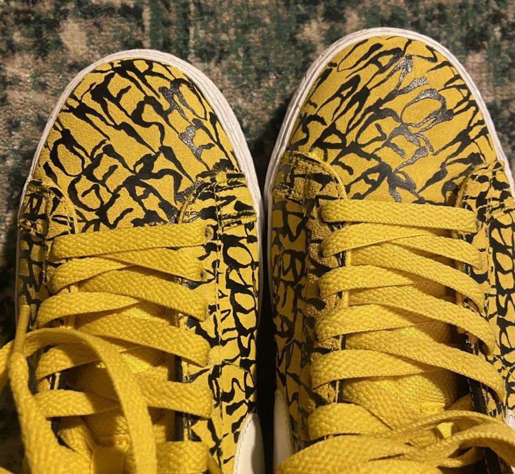 2013 Nike Sb Blazer Yellow Neck Face Size 9 5