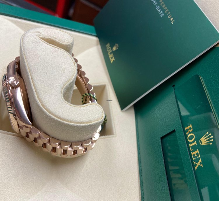 Rolex Day-date 40 Rose Gold Day-date 40mm Sundust Tapestry Stick Dial 228235 2022 New