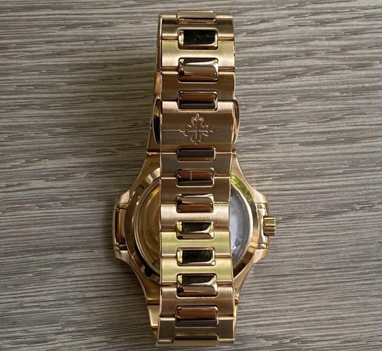 Patek Philippe Nautilus Ref 7118 1200r-001