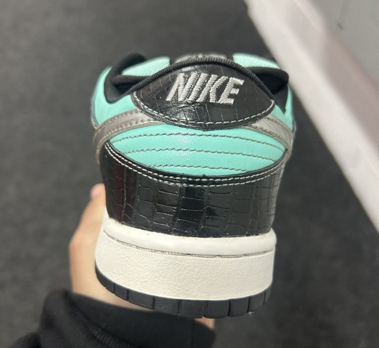 Diamond Supply Co Nike Sb Dunk Low Tiffany