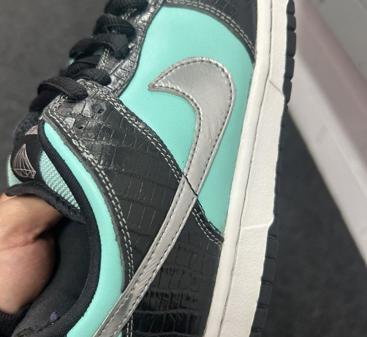Diamond Supply Co Nike Sb Dunk Low Tiffany