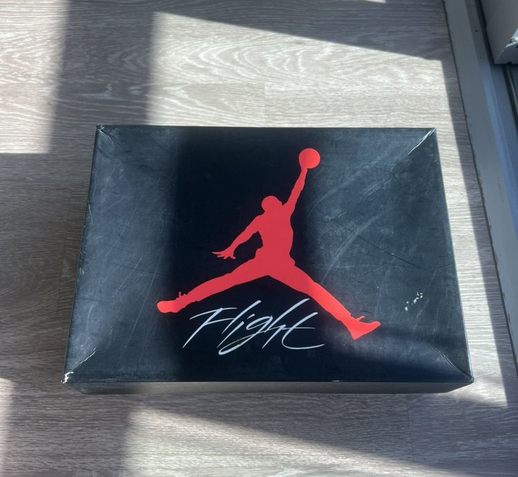 Jordan 4 Bred