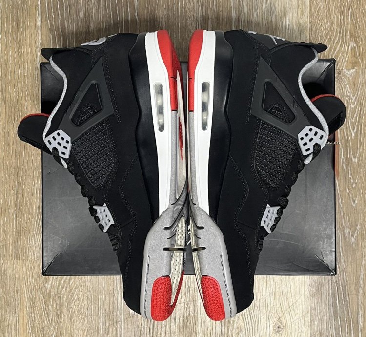 Jordan 4 Bred