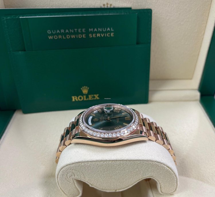 Rolex Day-date 40 Rose Gold Olive Green Roman Dial Diamond Bezel 228345rbr