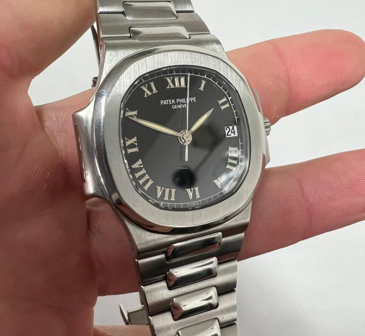 Patek Philippe Nautilus Roman Extract