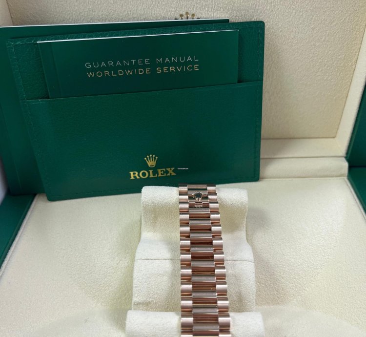 Rolex Day-date 40 Rose Gold Olive Green Roman Dial Diamond Bezel 228345rbr