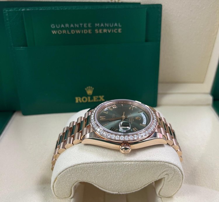 Rolex Day-date 40 Rose Gold Olive Green Roman Dial Diamond Bezel 228345rbr