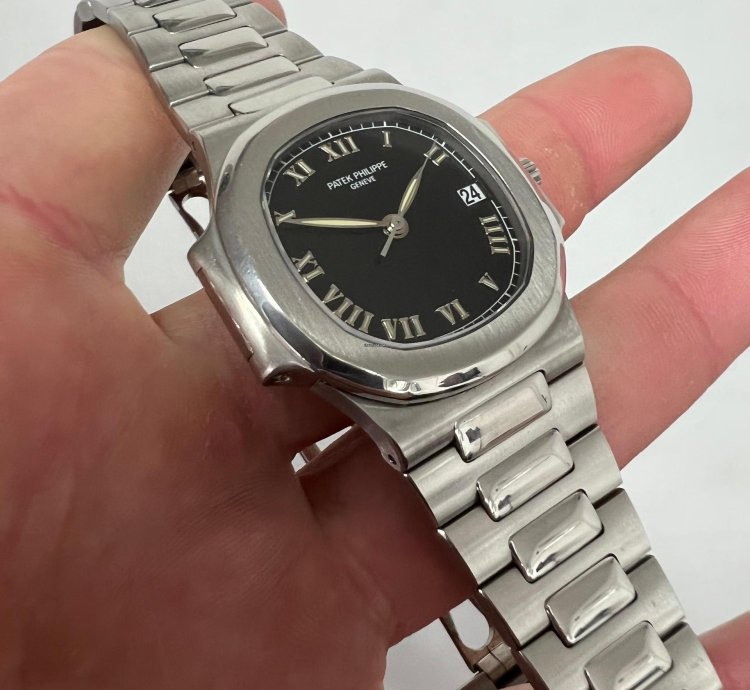 Patek Philippe Nautilus Roman Extract