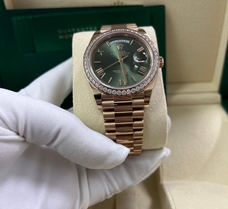 Rolex Day-date 40 Rose Gold Olive Green Roman Dial Diamond Bezel 228345rbr