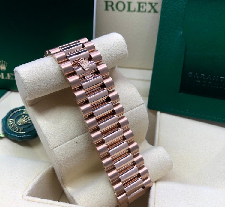 Rolex Day-date 40 Rose Gold Olive Roman Dial 2024