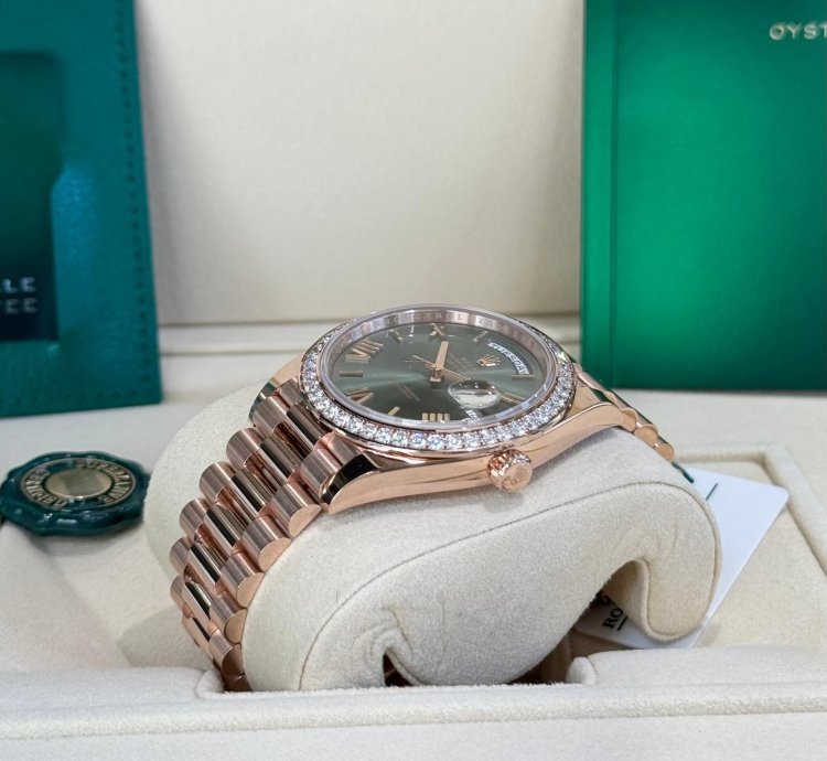 Rolex Day-date 40 Rose Gold Olive Roman Dial Diamond Bezel 2023