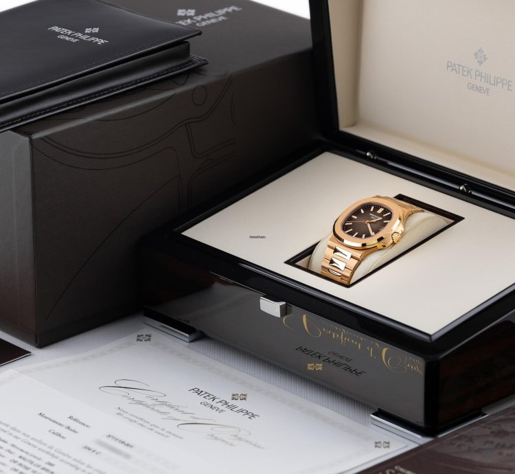 Patek Philippe Nautilus Rose Gold 18k Brown Dial Ref 5711 1r-001 Full Set