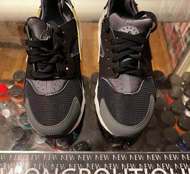 2014 Nike Air Huarache Wolf Grey Yellowing Size 4