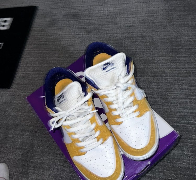 Laser Orange Nike Sb Dunks