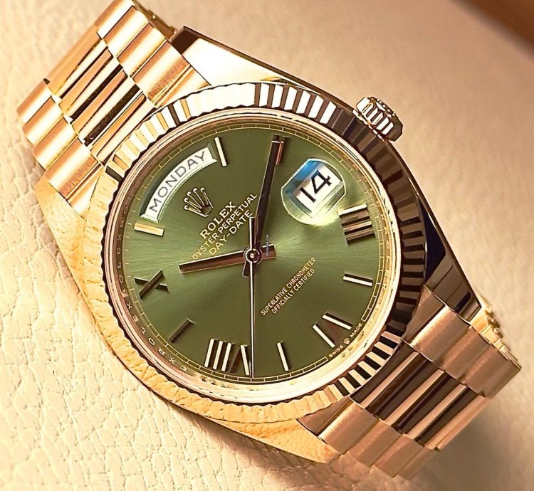 Rolex Day-date 40 Rose Olive Dial