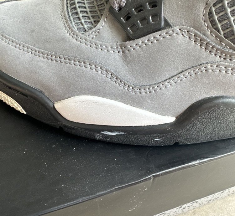 Jordan 4 Cool Grey