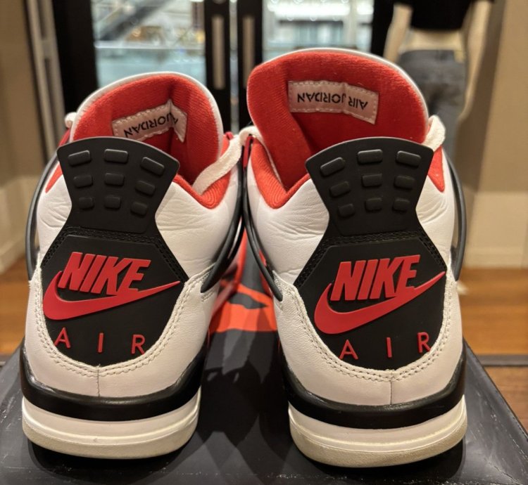 Jordan 4 Fire Red