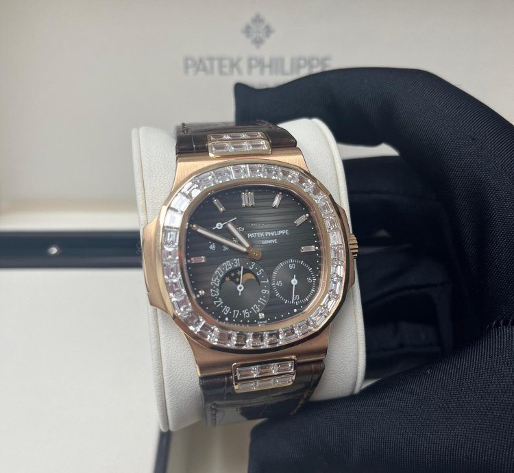 Patek Philippe Nautilus Rose Gold Diamond Bezel Moon Phase Brown Dial 5724r 001