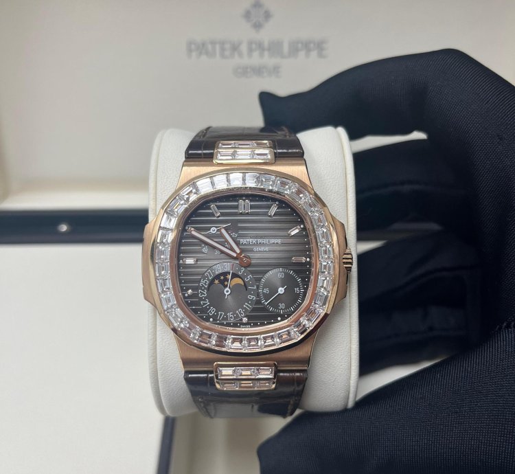 Patek Philippe Nautilus Rose Gold Diamond Bezel Moon Phase Brown Dial 5724r 001