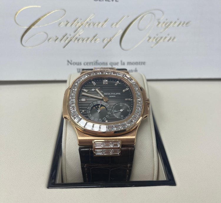 Patek Philippe Nautilus Rose Gold Diamond Bezel Moon Phase Brown Dial 5724r 001