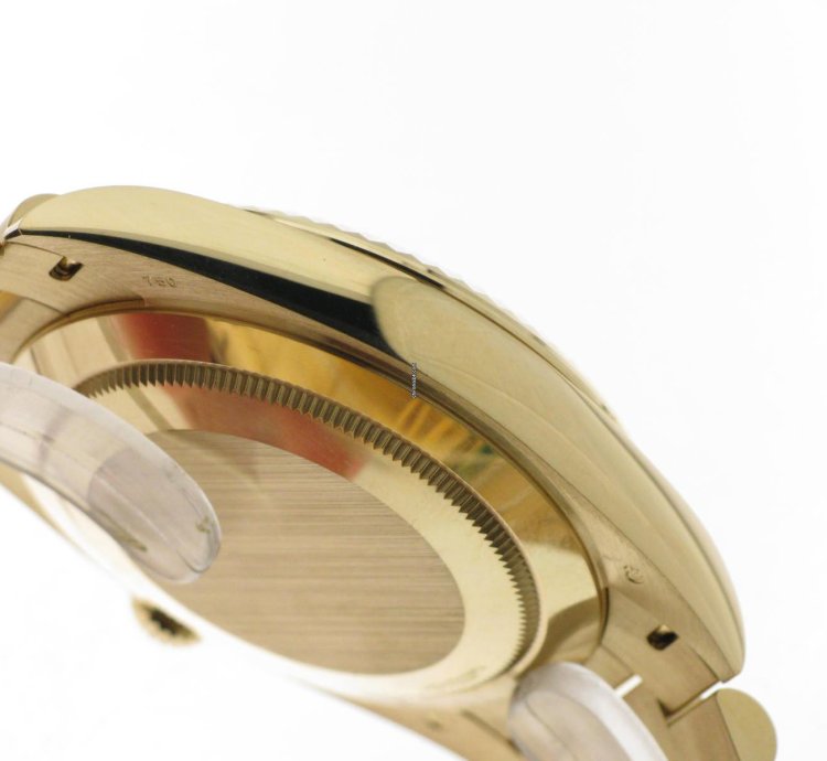 Rolex Day-date 40 Silver Diagonal Index Dial 228238