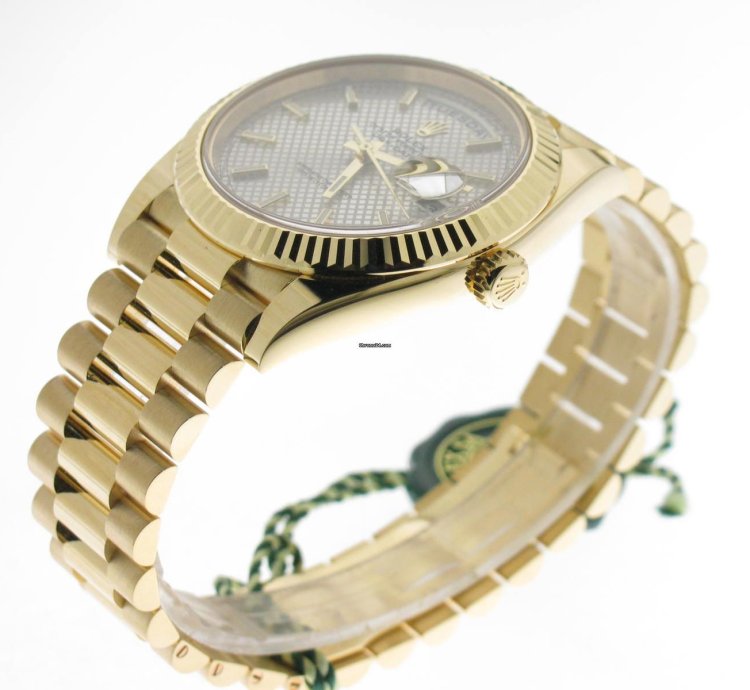 Rolex Day-date 40 Silver Diagonal Index Dial 228238