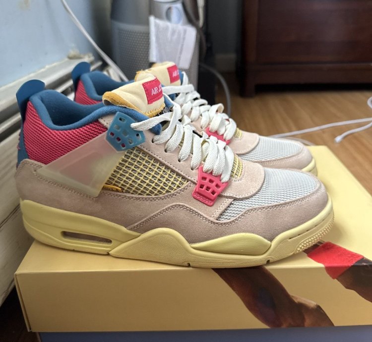 Jordan 4 Guava