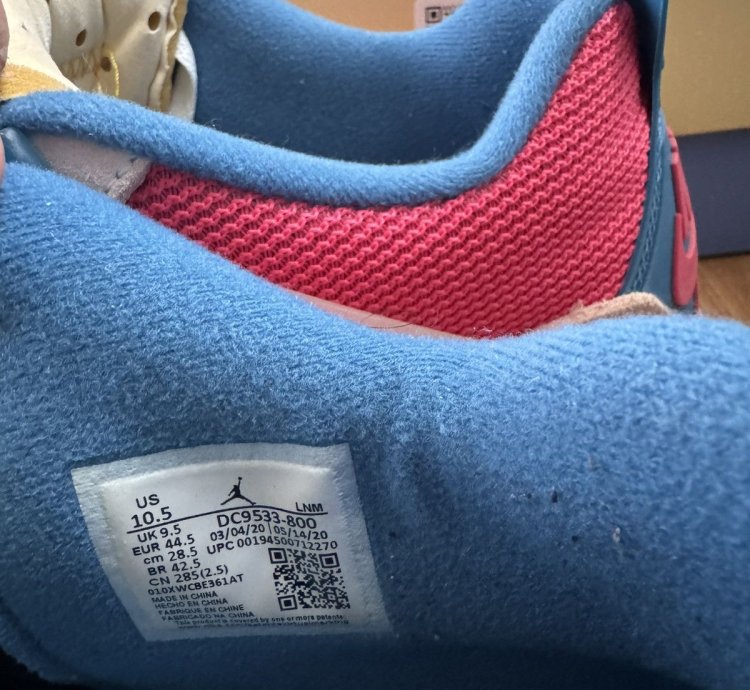 Jordan 4 Guava