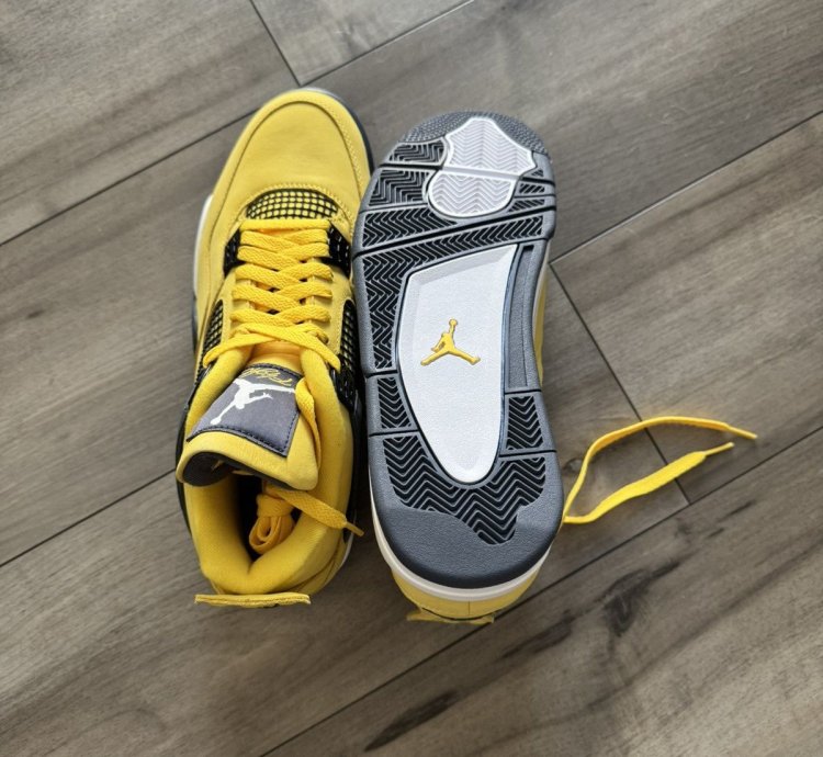 Jordan 4 Lightning 2021 Brand New