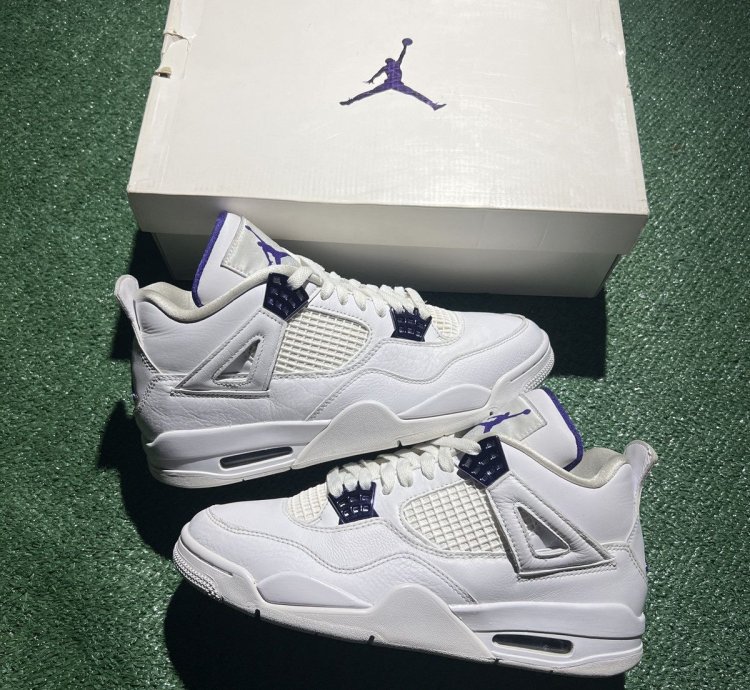 Jordan 4 Metallic Purple Size 8 5 2020