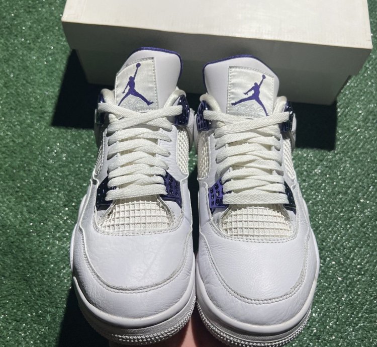 Jordan 4 Metallic Purple Size 8 5 2020