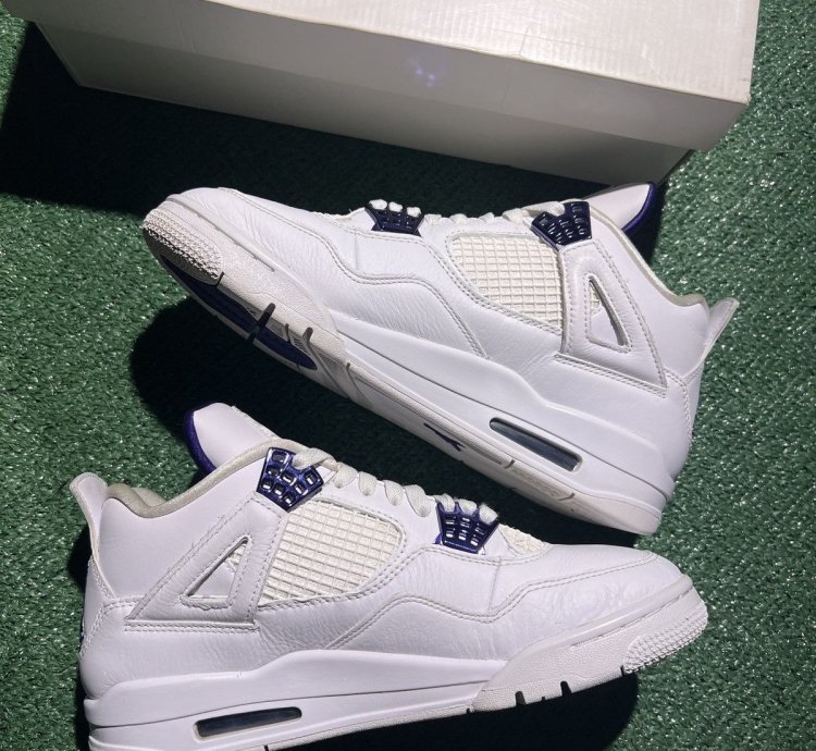 Jordan 4 Metallic Purple Size 8 5 2020