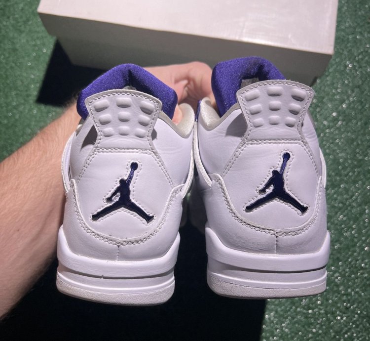 Jordan 4 Metallic Purple Size 8 5 2020