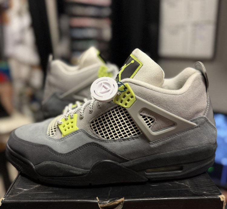 Jordan 4 Neon Size 13 Replacement Box Clean