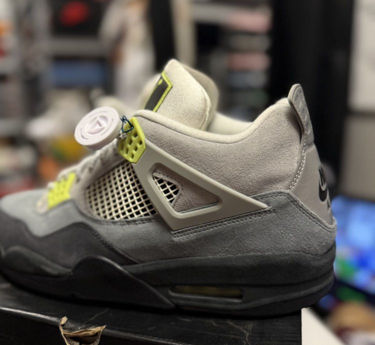 Jordan 4 Neon Size 13 Replacement Box Clean