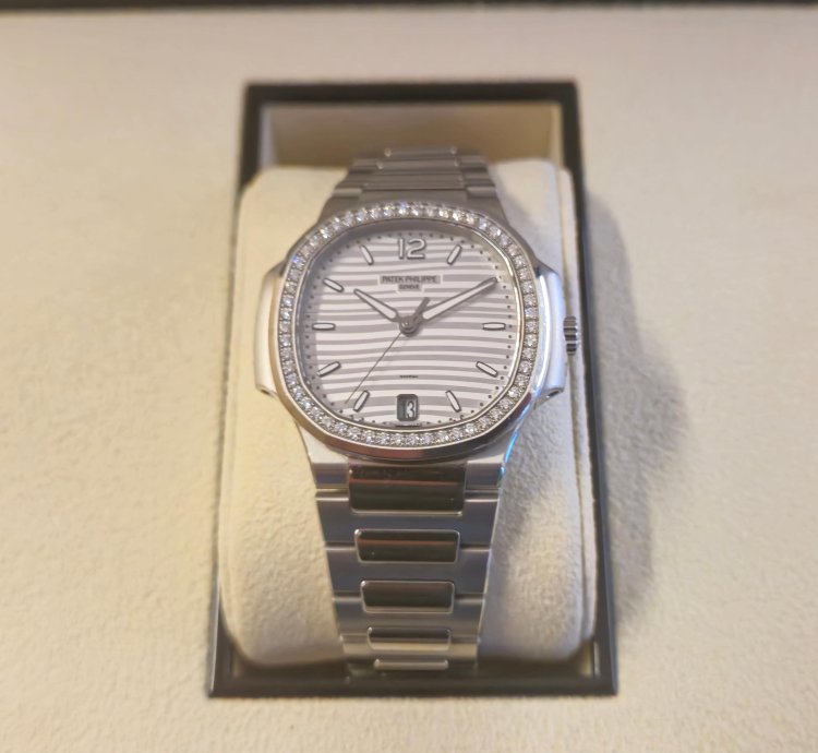 Patek Philippe Nautilus Set Complet Avec Certificat Origine