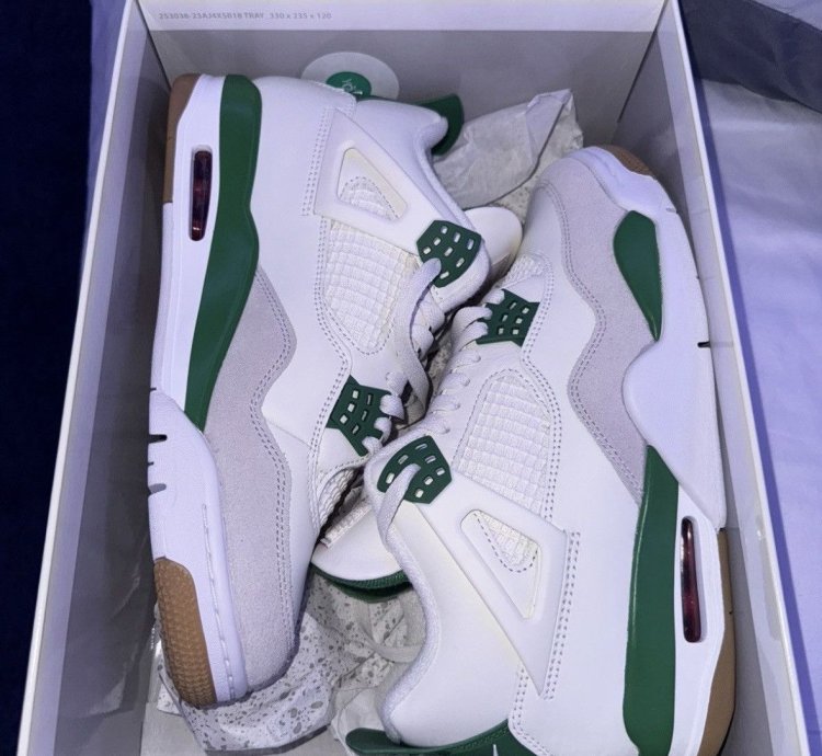 Jordan 4 Pine Green