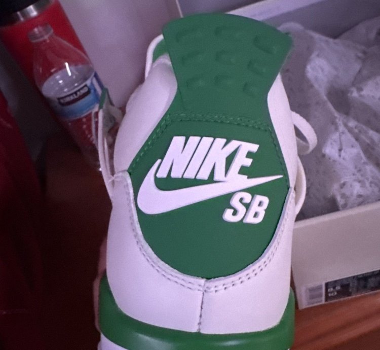 Jordan 4 Pine Green