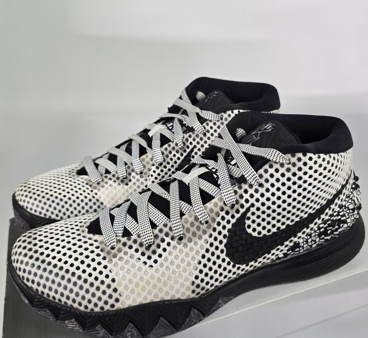 2015 Kyrie 1 Bhm
