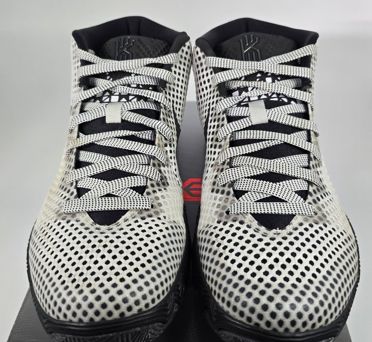 2015 Kyrie 1 Bhm