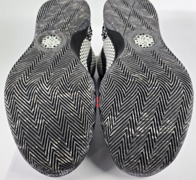 2015 Kyrie 1 Bhm